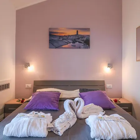 Hébergement de vacances 3 Bedroom Lovely In *