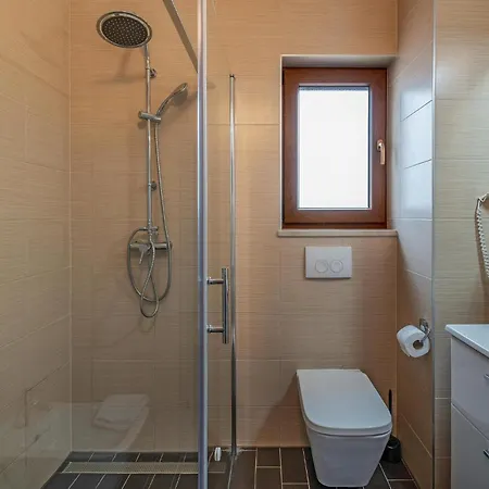 3 Bedroom Lovely In Hébergement de vacances *