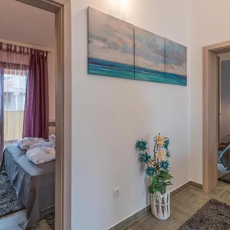 Hébergement de vacances 3 Bedroom Lovely In *