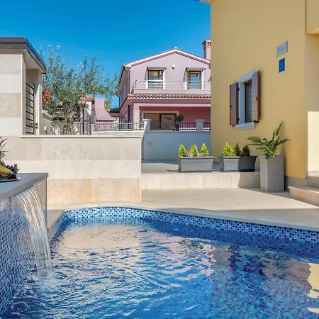 3 Bedroom Lovely In Barbariga