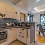 別荘 3 Bedroom Gorgeous In プーラ