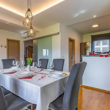 3 Bedroom Beautiful In