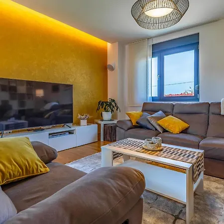 3 Bedroom Beautiful In Casa de Férias