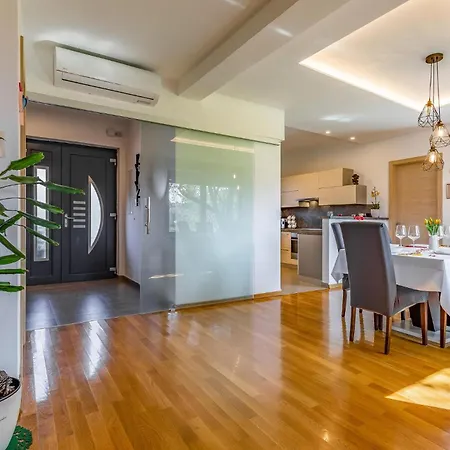 3 Bedroom Beautiful In *