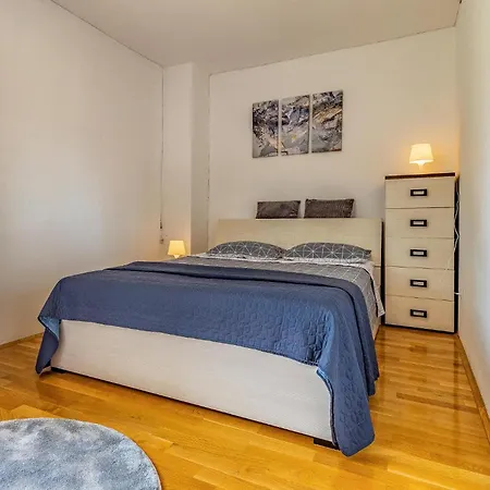 3 Bedroom Beautiful In * Pula