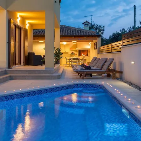 3 Bedroom Lovely In * Barbariga