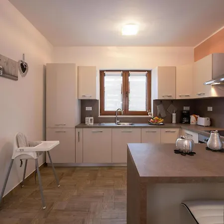 3 Bedroom Lovely In Holiday home Barbariga