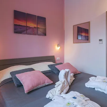 3 Bedroom Lovely In Holiday home *