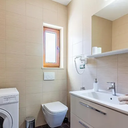 3 Bedroom Lovely In Holiday home Barbariga