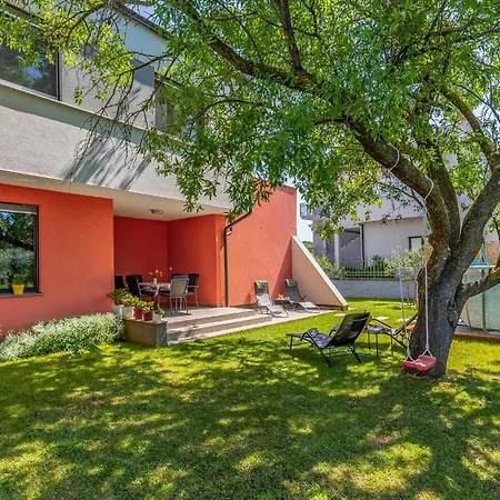 Feriehus 3 Bedroom Lovely In Pula